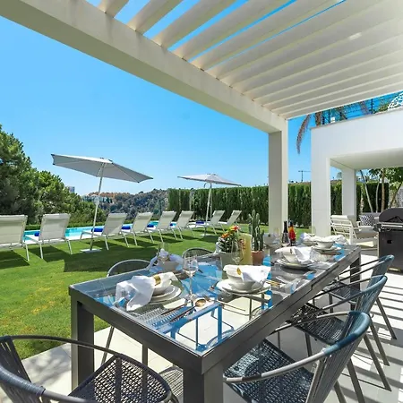 Hotel Vacation Marbella I Chloe The Golfer, Infinity Pool, Rooftop Views, New-built 4*