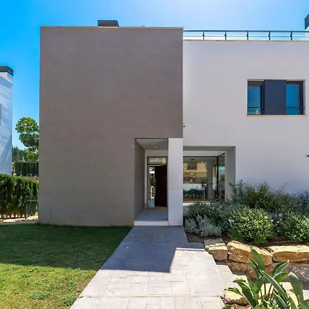 Hotel Vacation Marbella I Chloe The Golfer, Infinity Pool, Rooftop Views, New-built