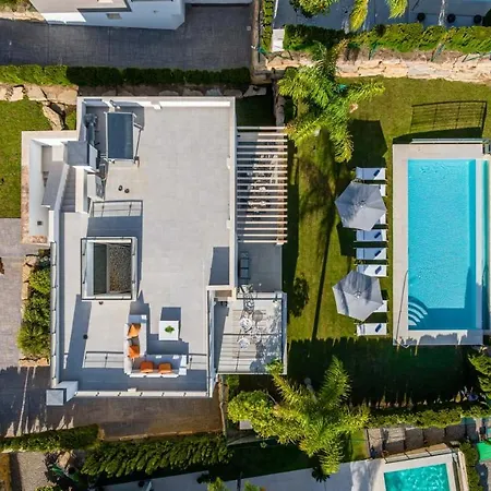 Vacation Marbella I Chloe The Golfer, Infinity Pool, Rooftop Views, New-built Hotell Estepona