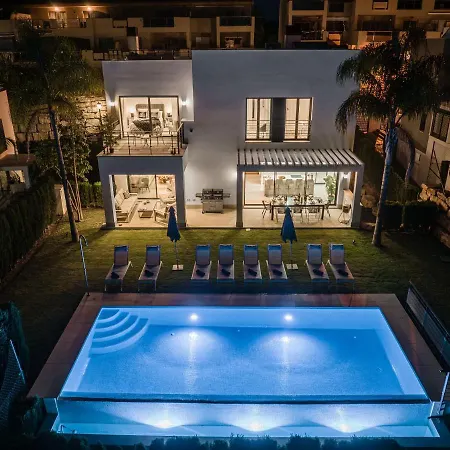 Vacation Marbella I Chloe The Golfer, Infinity Pool, Rooftop Views, New-built