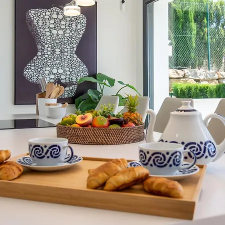 Hotell Vacation Marbella I Chloe The Golfer, Infinity Pool, Rooftop Views, New-built